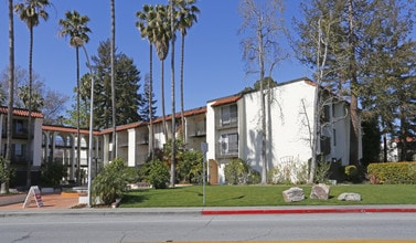Mission West Apartments in Santa Clara, CA - Foto de edificio - Building Photo