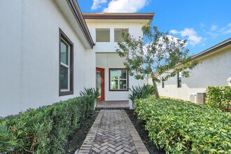 9273 SW Pepoli Way in Port St. Lucie, FL - Building Photo - Building Photo