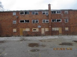 Radius Apartments in Riverdale, IL - Building Photo - Building Photo