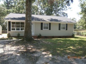 124 Wilson Ct in Jacksonville, NC - Building Photo