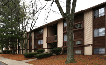 Eagle Crest Apartments in Middletown, OH - Building Photo - Building Photo