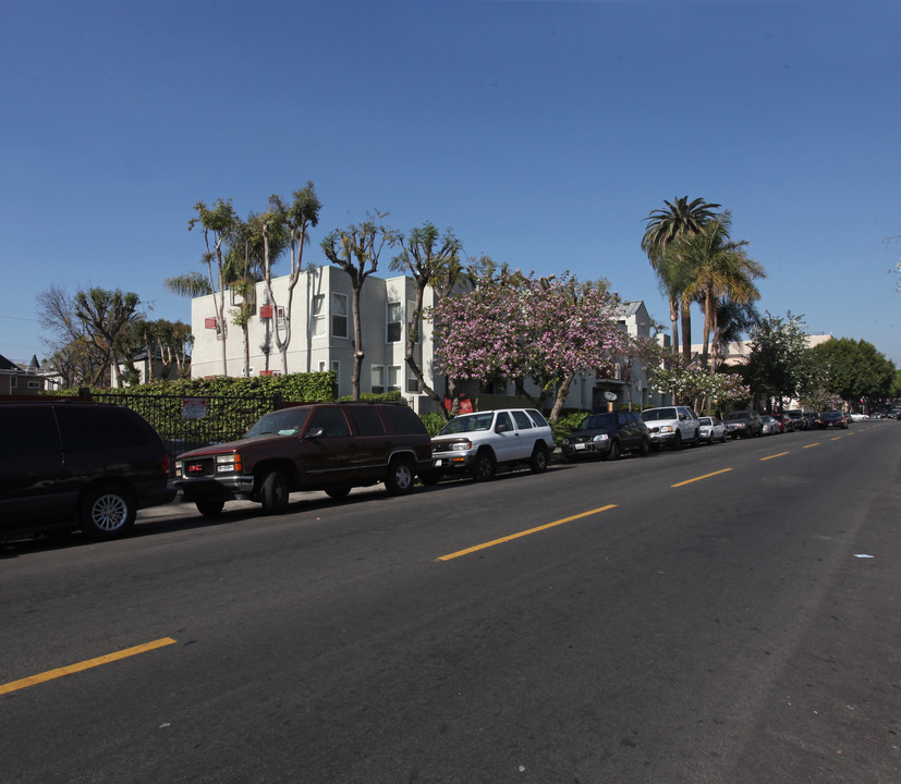 Yorkshire Terrace Apartments in Los Angeles, CA - Foto de edificio