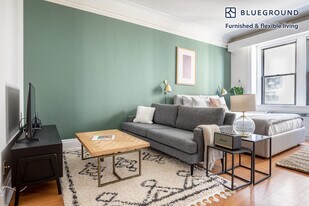 62 Boylston St in Boston, MA - Building Photo