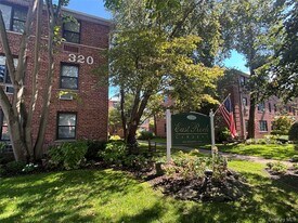 320 Atlantic Ave in East Rockaway, NY - Building Photo