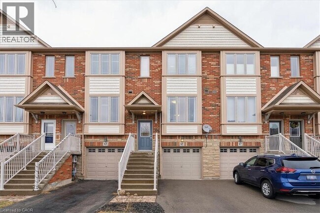 65 Willow Ln in Grimsby, ON - Building Photo - Building Photo