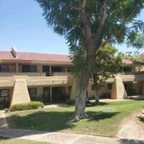 680 N Ashurst Ct in Palm Springs, CA - Building Photo