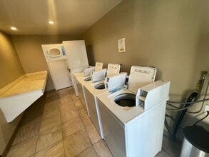 2304 Altisma Way in Carlsbad, CA - Building Photo - Building Photo