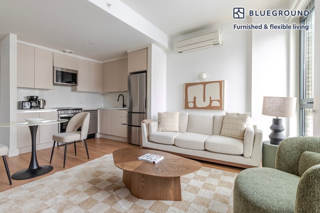 130 Hope St in Brooklyn, NY - Foto de edificio - Building Photo