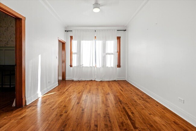 3010 S Poplar Ave in Chicago, IL - Foto de edificio - Building Photo