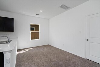 301 Freshwater Dr in Bastrop, TX - Building Photo - Building Photo