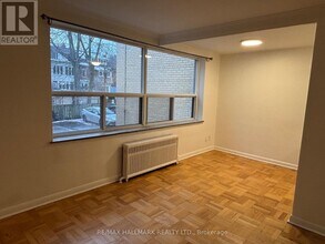 134 Lawton Blvd in Toronto, ON - Building Photo - Building Photo