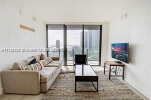 121 NE 34th St, Unit # 1507 in Miami, FL - Building Photo - Building Photo