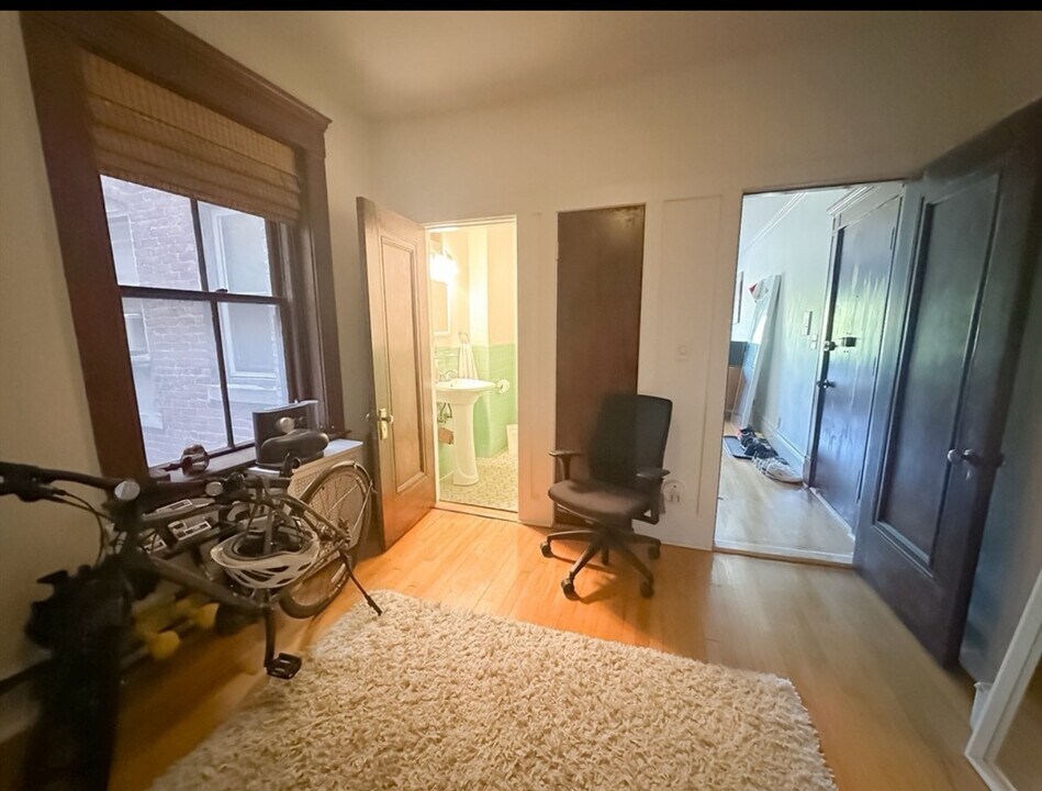 16 White Street Pl, Unit 3## in Somerville, MA - Building Photo