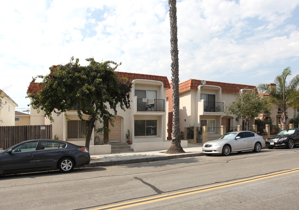 419-423 20th St in Huntington Beach, CA - Building Photo