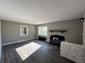 209 Julia Ave in Dayton, OH - Foto de edificio - Building Photo