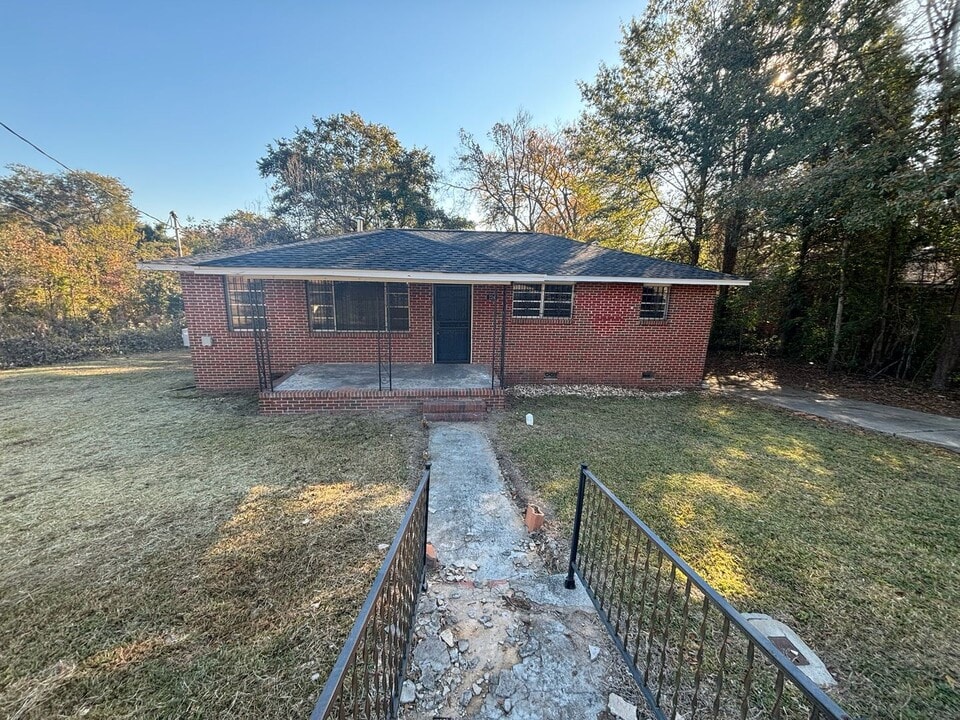 224 11th Ave in Phenix City, AL - Building Photo