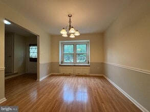 306 Cherry Ct in Herndon, VA - Building Photo - Building Photo