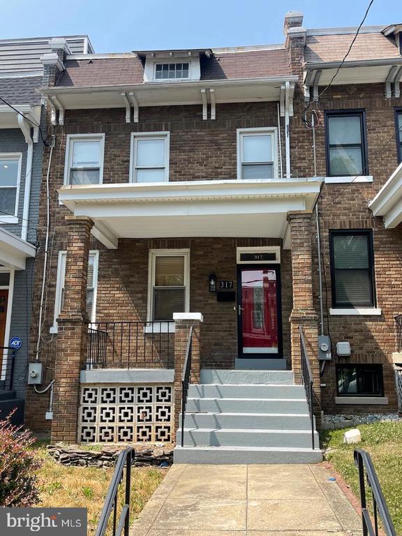 property at 317 Varnum St NW