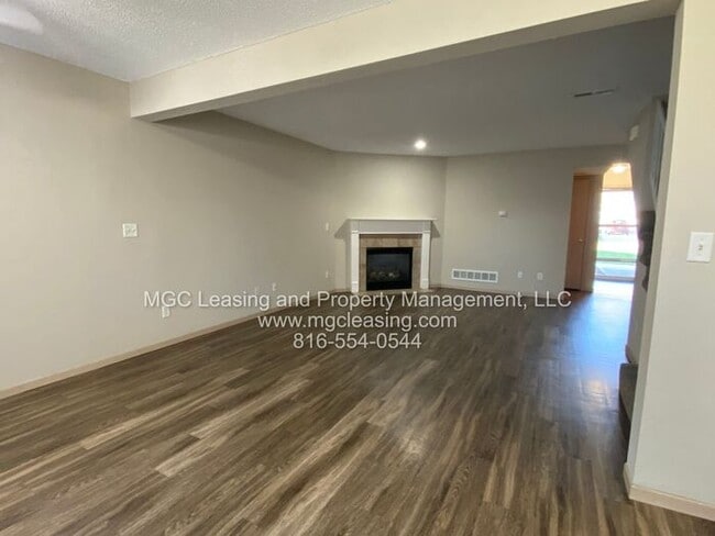 1012 Garden Dr in Harrisonville, MO - Building Photo - Building Photo