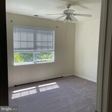 12957 Centre Park Cir-Unit -204 in Herndon, VA - Building Photo - Building Photo