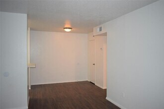 13480 S Thorntree Dr in Houston, TX - Foto de edificio - Building Photo