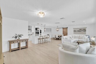 3210 Palm Dr in Delray Beach, FL - Building Photo - Building Photo