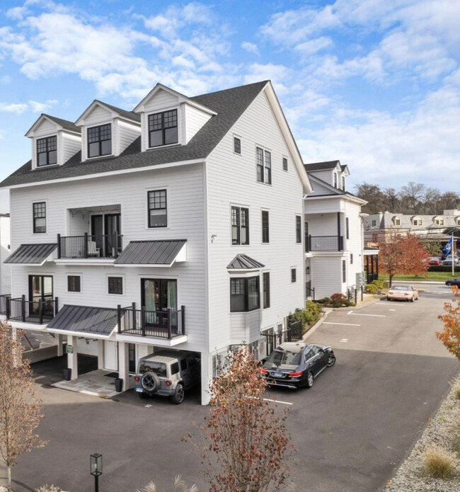 Norwalk Green Living Properties in Norwalk, CT - Foto de edificio - Building Photo