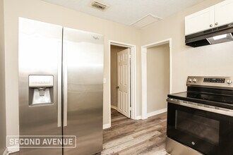 2011 W 15th St in Jacksonville, FL - Foto de edificio - Building Photo