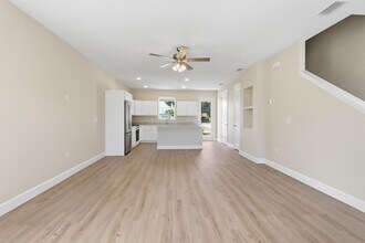 216 S Florida Ave in DeLand, FL - Foto de edificio - Building Photo