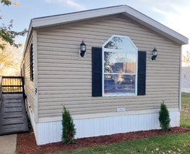 37 Village Ct in Mediapolis, IA - Building Photo - Building Photo