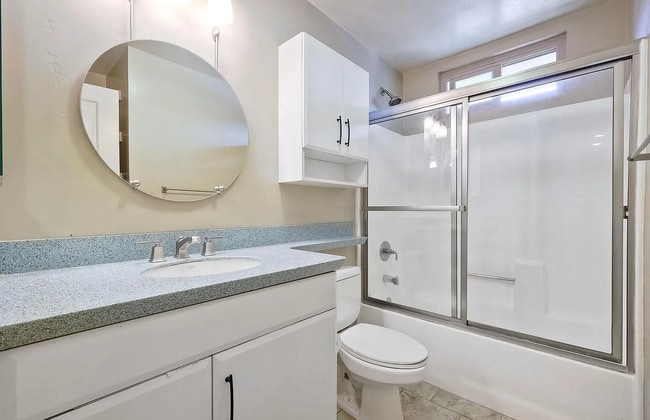 property at 5532 Adelaide Ave