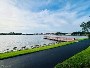 613 Squire Cir in Naples, FL - Building Photo - Building Photo