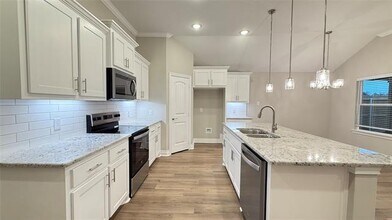1303 Brad Keller Dr in Greenville, TX - Building Photo - Building Photo