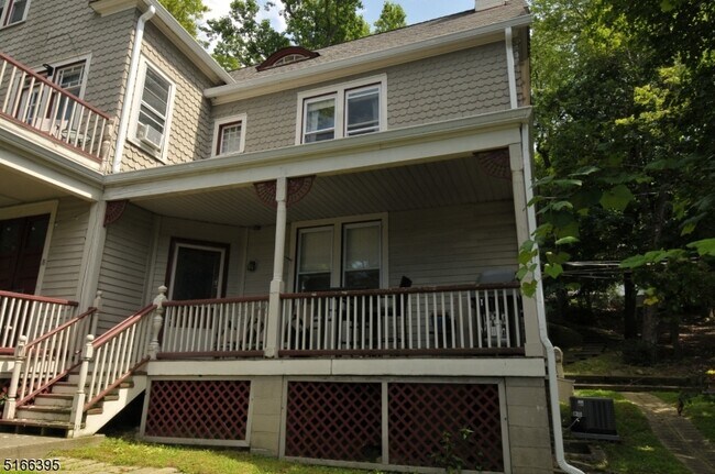 76 Western Ave in Morristown, NJ - Building Photo - Building Photo