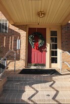 6 Banyan Wood Ct in Essex, MD - Building Photo