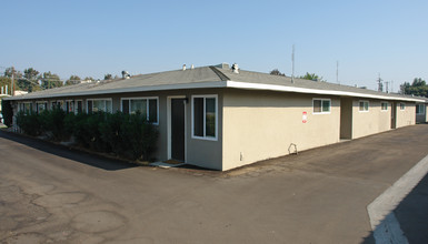 4524 E Sierra Madre Ave in Fresno, CA - Building Photo - Building Photo