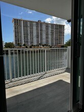 4000 NE 170th St in North Miami Beach, FL - Building Photo - Building Photo