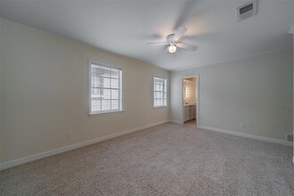 3638 Granada Ave, Unit 230 in Dallas, TX - Building Photo - Building Photo