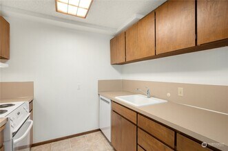 3033 21st Ave W, Unit B - Lower Unit in Seattle, WA - Foto de edificio - Building Photo