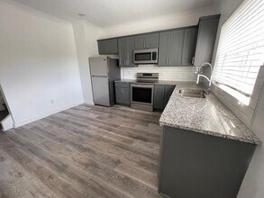 2015 Ocean Dr NW in Atlanta, GA - Building Photo - Building Photo