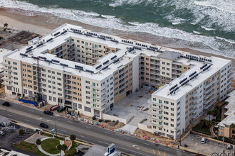 Triton Cay - Daytona in Daytona Beach, FL - Foto de edificio - Building Photo