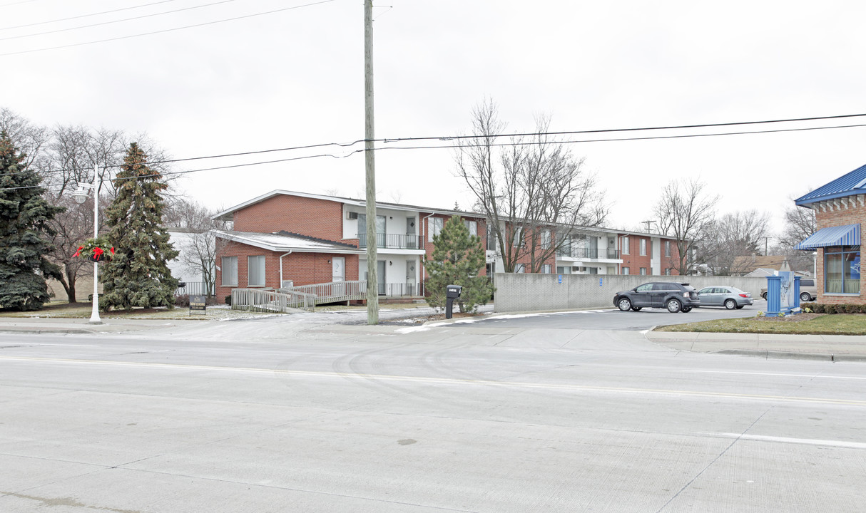 St Clair Terraces in St. Clair Shores, MI - Building Photo