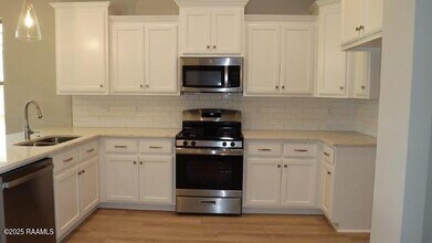 107 Sojourner Dr in Lafayette, LA - Building Photo - Building Photo