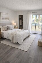 1120 Meadows Cir in Boynton Beach, FL - Building Photo - Building Photo