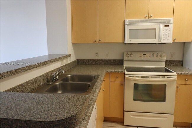 8040 N Nob Hill Rd, Unit 1 photo'