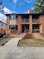 60-06 172nd St in Queens, NY - Building Photo