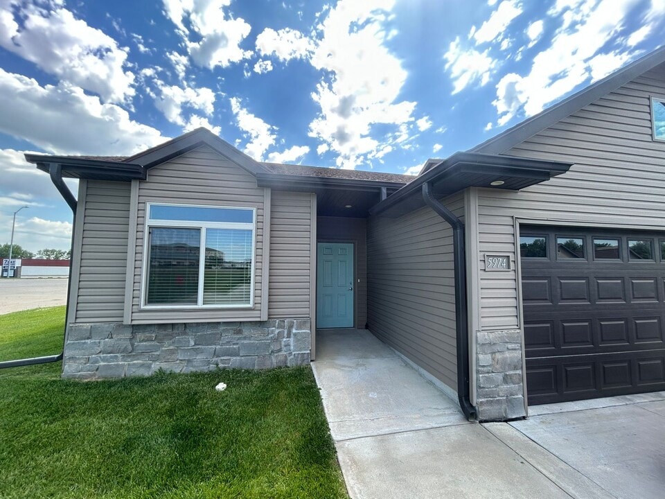 5974 Pinnacle Pl in Lincoln, NE - Building Photo