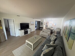 607 Fair Winds Dr in Nokomis, FL - Building Photo - Building Photo