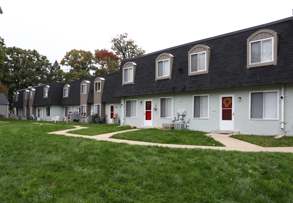 Windsor Forest Townhomes New Castle, DE Apartments