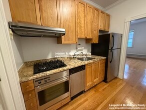 80 West Cedar St, Unit A in Boston, MA - Foto de edificio - Building Photo